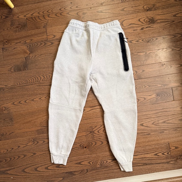 Nike Sportswear Tech Fleece Joggers - Picture 2 of 3